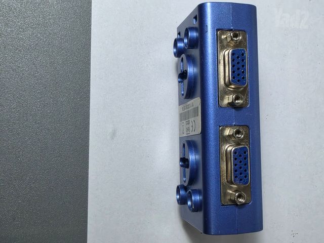 מתג KVM עם כבלים