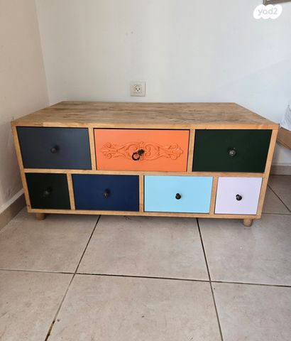 שולחן עץ מלא
