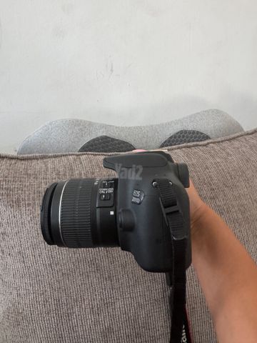 מצלמת canon 2000D