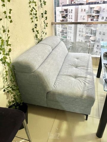 ספה אפורה