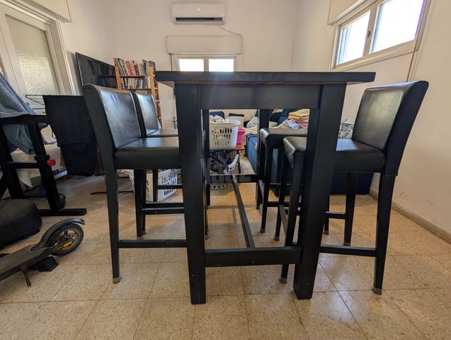 שולחן אוכל בר