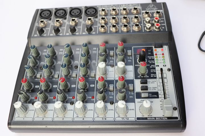 Behringer 1202FX + ספק כוח