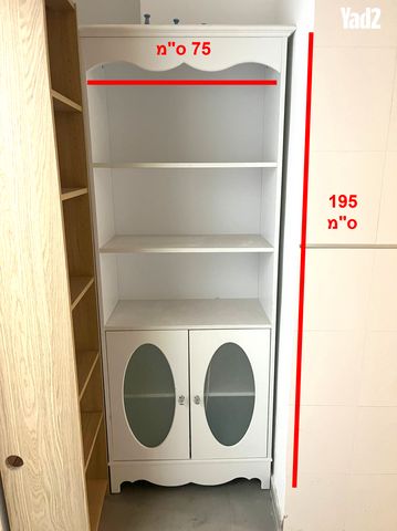 ארון עץ מלא