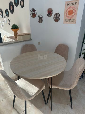 פינת אוכל כולל 4 כיסאות