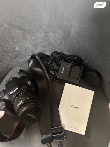 מצלמה של Canon דגם EOS 2000D