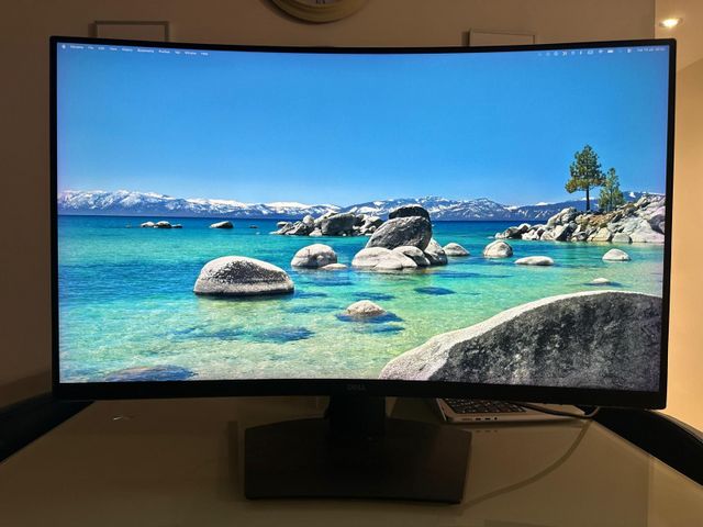 מסך "32 Dell