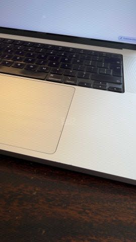 MacBook Pro M3 Max 16 - 4TB