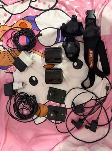 HTC Vive 3 Tracker + 2 Bases