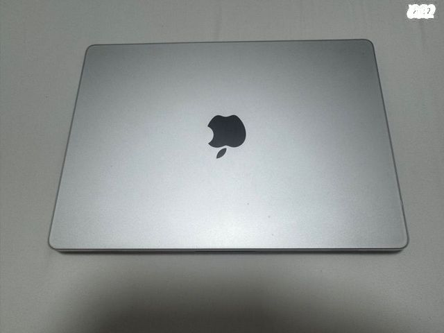 Macbook pro M4 + אחריות