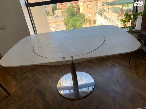 שולחן