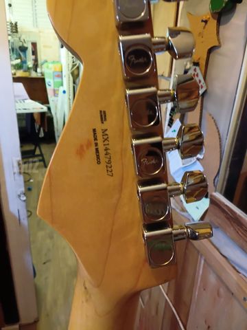 FENDER STRATOCSTER MEXICO