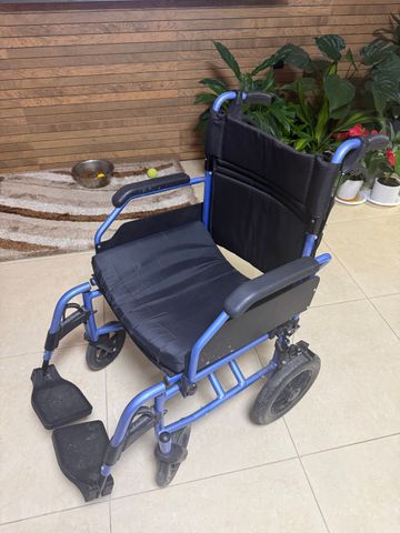 כיסא גלגלים