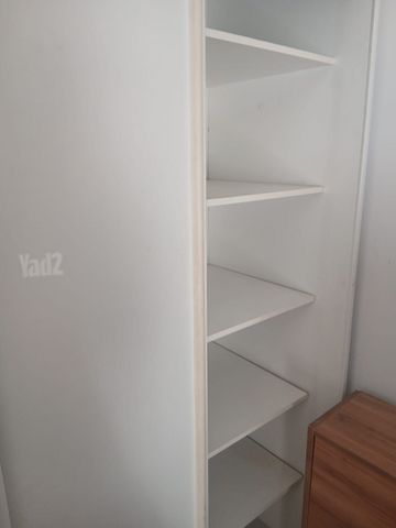 ארון הזהה +מראה