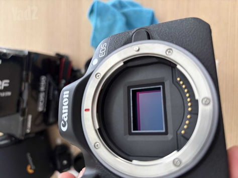 Canon EOS R50 + 3 עדשות וציוד