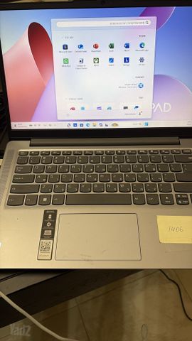 מחשב LENOVO