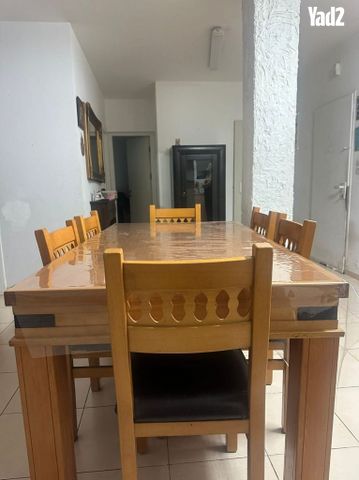שולחן אוכל