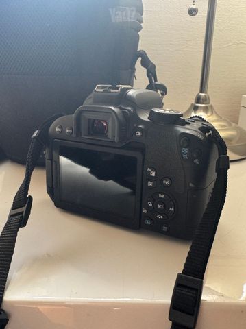 Canon EOS 800D + קייס