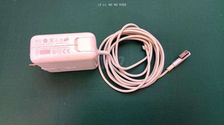 Apple 45W MagSafe 1