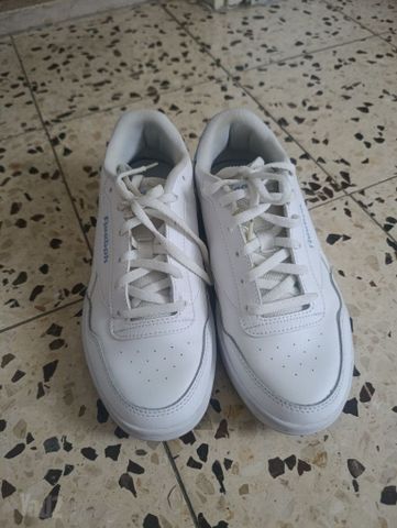 נעלי Reebok