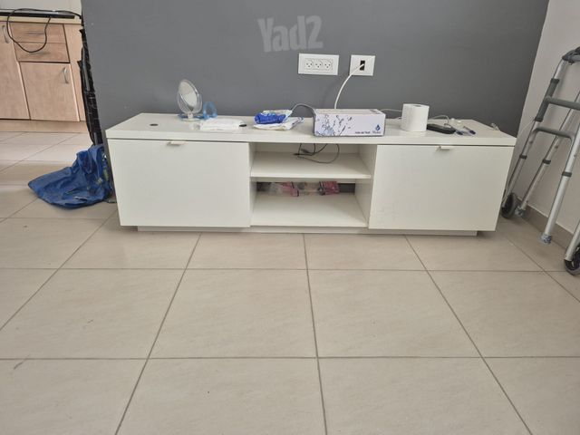 מזנון איקאה BYAS