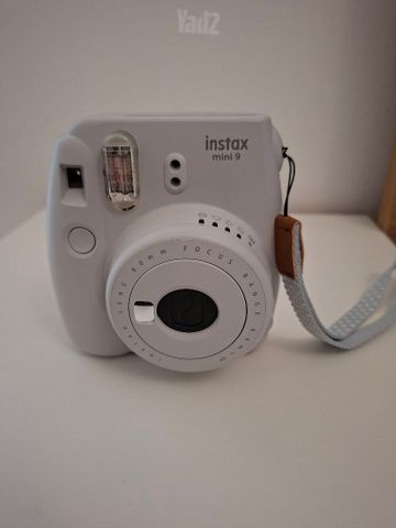 מצלמת אינסטנט instax mini 9