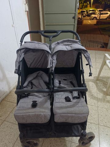 עגלת תאומים