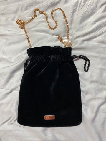 תיק צד קטיפה Carolina Herrera