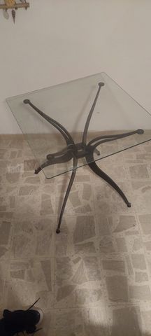 שולחן זכוכית