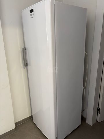 מקפיא BEKO דגם FN123900