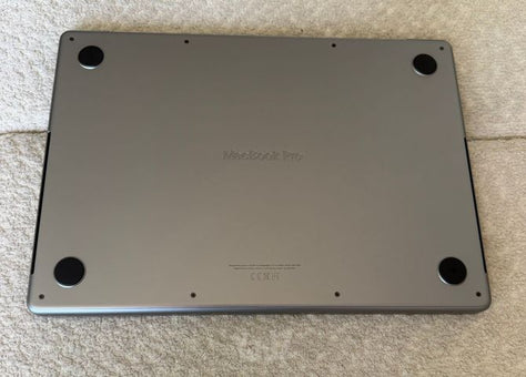 macbook pro M3 2024 14 inch