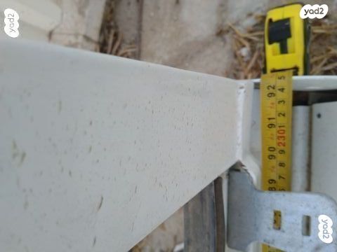 תריס חשמלי עם שלט