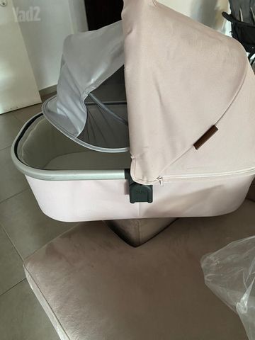 אמבטיה של Uppababy