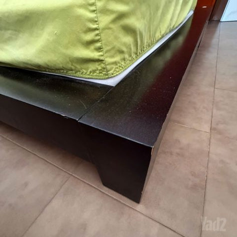 מיטה מעץ מלא