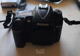 Nikon D7000 + סוללה ומטען