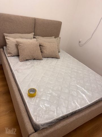 ספה + אדום ומיטה