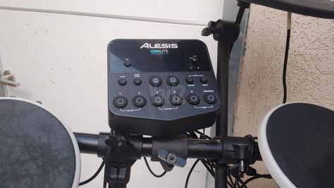 מערכת תופים Alesis DM Lite