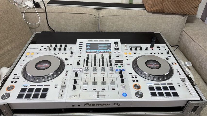 Xdj xz
