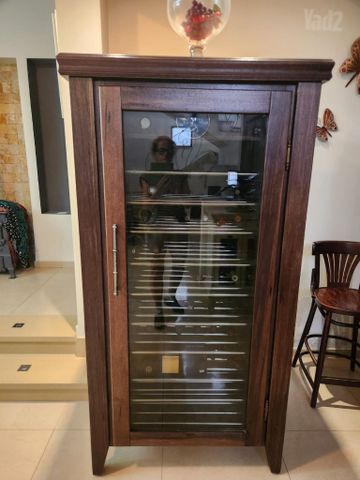 מקרר ארון יין