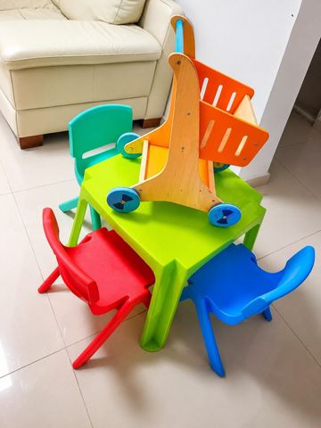 שולחן לילדים