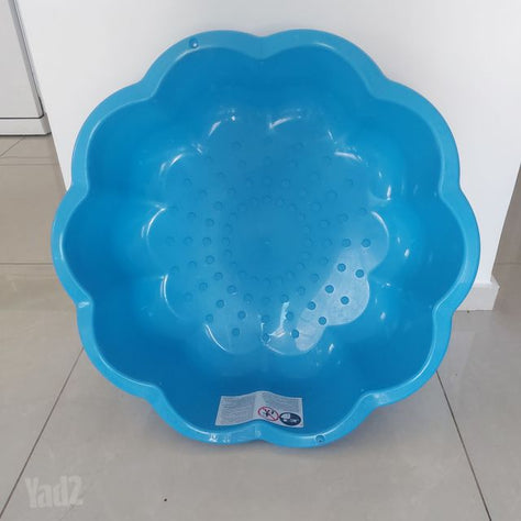 בריכת ילדים