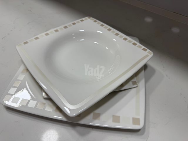 סט צלחות Royal Fine China