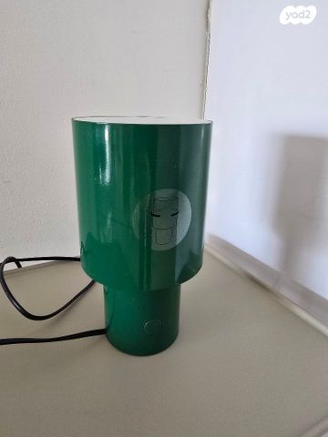מנורת שולחן