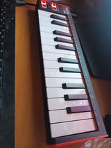 מקלדת שליטה LPK 25