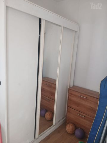 ארון הזהה +מראה