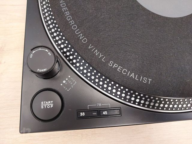 dj turntable