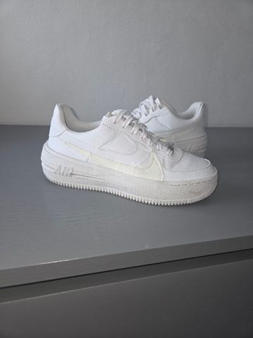 נעלי  Air Force 1 Platform
