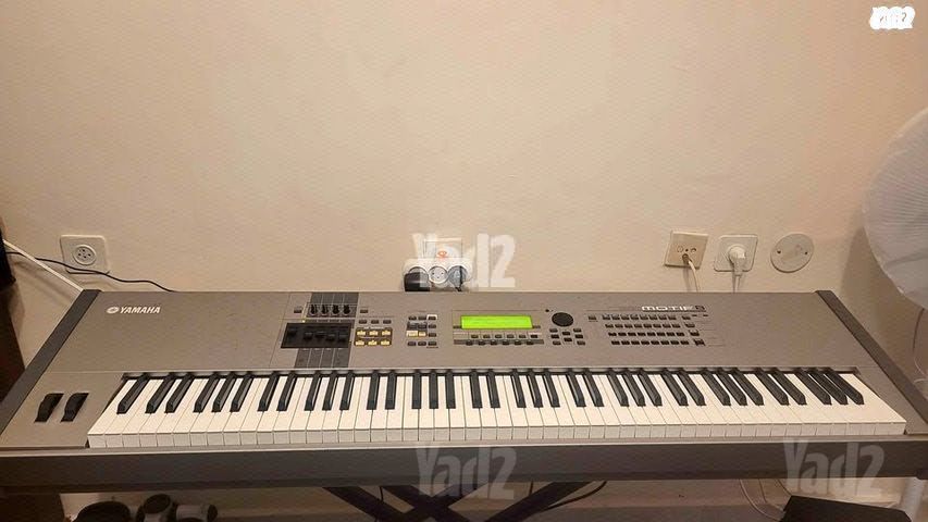 Yamaha MOTIF 8