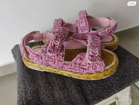 סנדלים של CHANEL