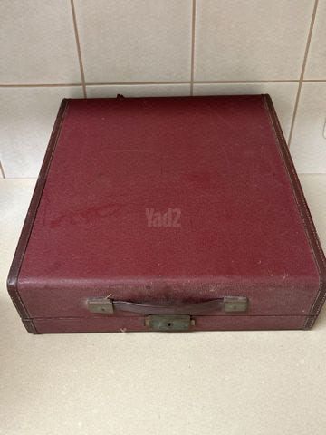מכונת כתיבה olivetti studio 44
