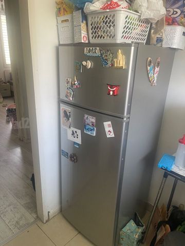 מקרר 211 ליטר